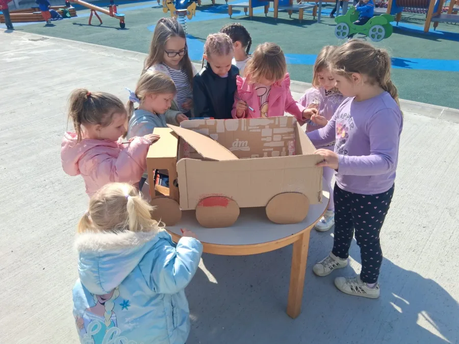 2f253edd 5d1f 4663 bf92 a084bc684c01