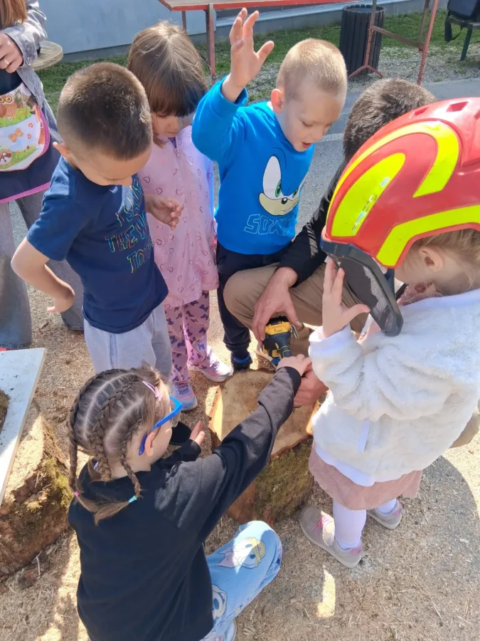 5f15eef1 c3a4 4e3a be10 cb03f9b49c94